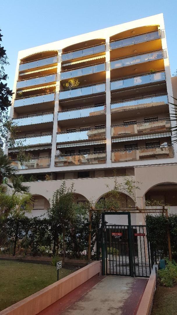 Beautiful 1 Bedroom Flat Appartement *